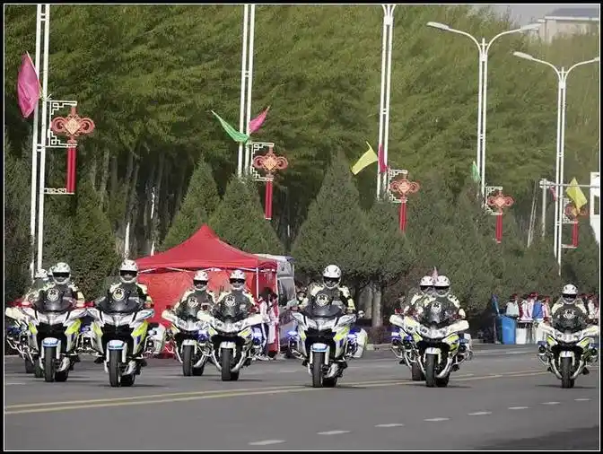 2023宁夏黄河金岸马拉松@我在青铜峡当观众#吴忠马拉松 # - 抖音