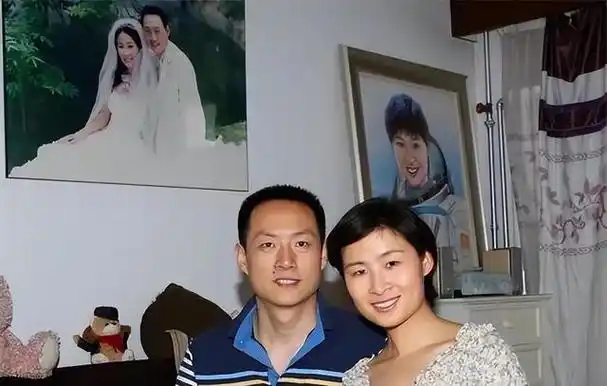 "与刘洋激动的心情截然相反的是,张华仅仅只在电话里语气冷淡的回了一