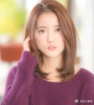 方脸女生适合的长发发型 简单时尚显气质