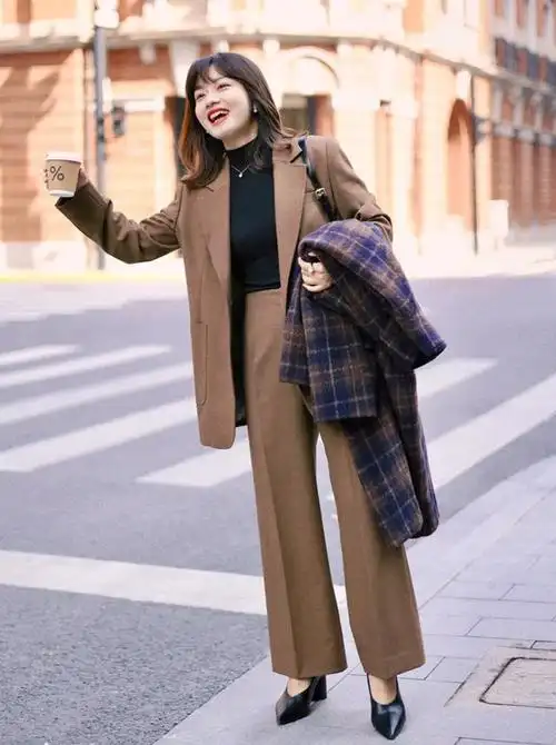 穿阔腿裤搭配什么样的鞋子最洋气(穿阔腿裤到底搭配)(13)