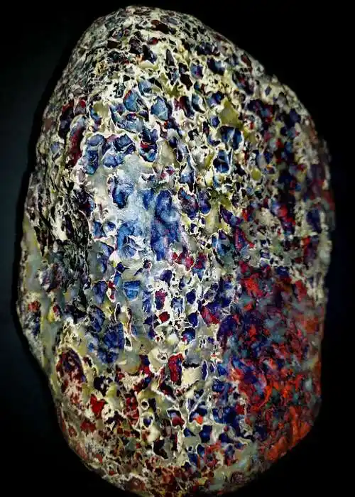 珍贵陨石标本:馆藏级定向陨落的天宝石