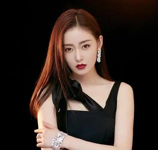 有网友发现百科中,张天爱的出生年月是1992年9月29日