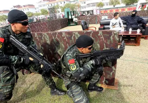 全地形迷彩酷炫曝解放军陆军新单兵作战装备