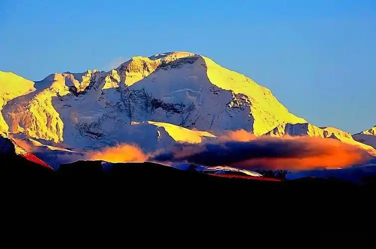 再次与日照金山的珠穆朗玛峰不期而遇