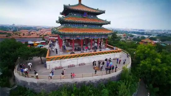 北京中轴线上的景山万春亭.(北京市文物局供图)