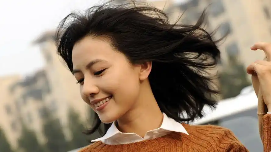 喧嚣尘世中的一株空谷幽兰高圆圆图片