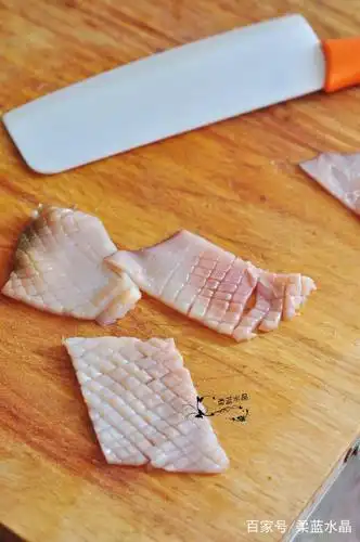 1.鱿鱼切花刀.