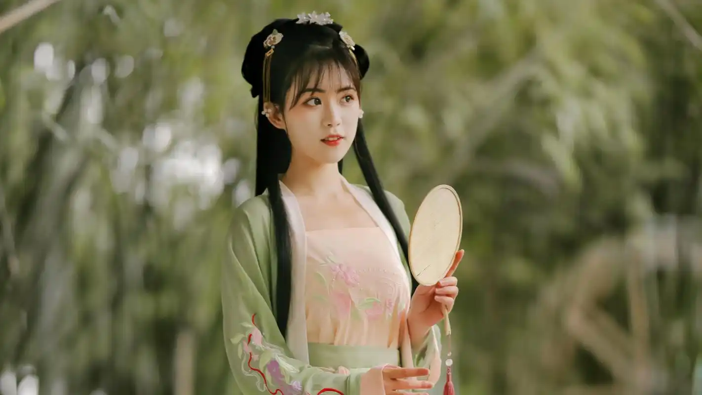 古色古香汉服美女温婉窈窕写真