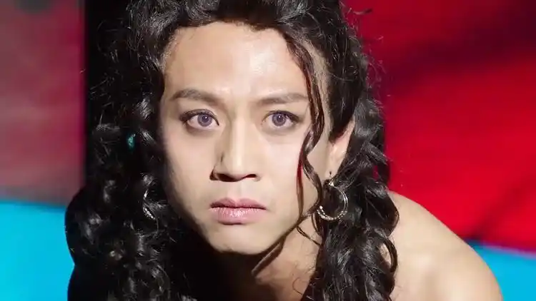 电影中男扮女装我只服邓超,看完这些我差点就信他是美女了!