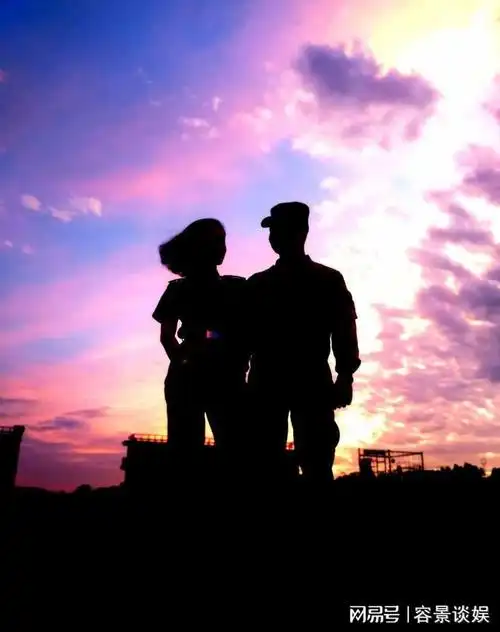 同一天生日同年入伍也在同一年立功这对军人夫妻羡煞旁人