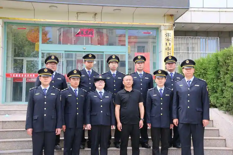 我区农业综合行政执法大队举行统一着装仪式