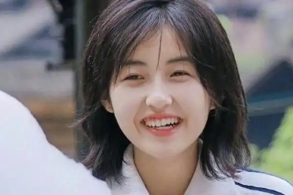 高中生适合什么发型