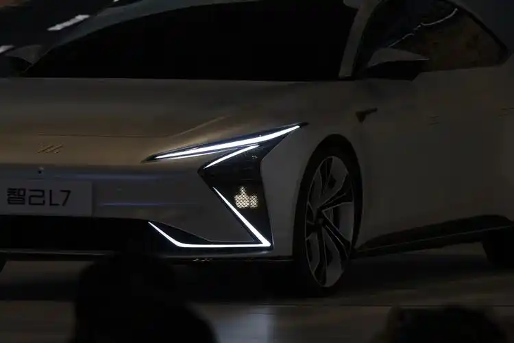 2021上海车展丨l7天使轮版启动预售智己汽车的新玩法