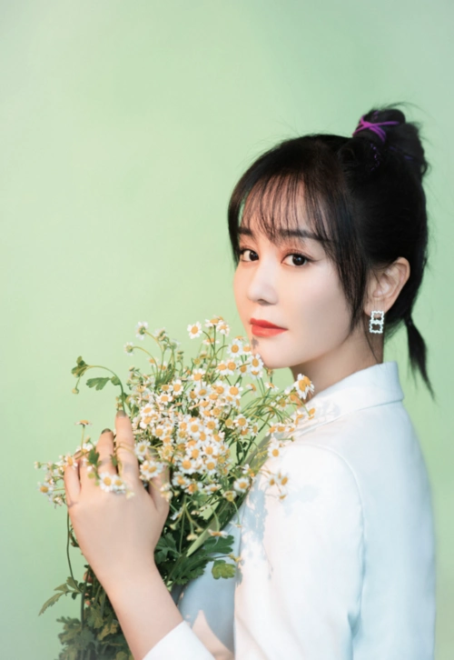 169cm海陆又美又飒一身白色西装优雅高级留空气刘海甜美灵动