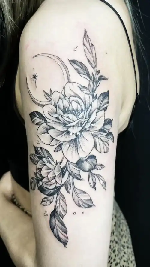 的小姐姐总是喜欢纹上漂亮的图案作为自己一辈子的装饰品#花臂纹身