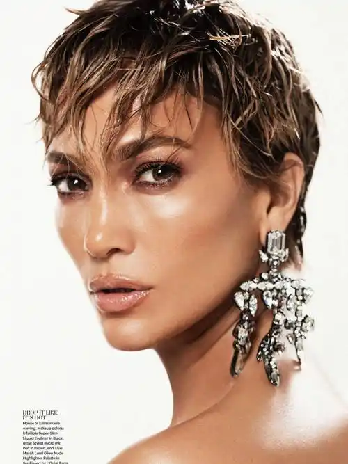 美国女演员珍妮弗·洛佩兹的时尚大片_詹妮弗·洛佩兹_封面_穿着