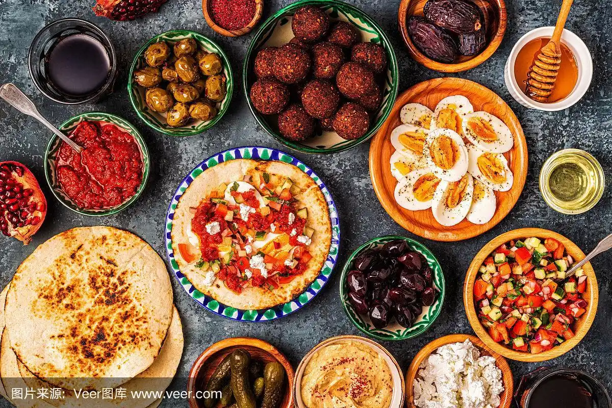 传统的以色列和中东菜肴-马拉瓦赫不同的馅