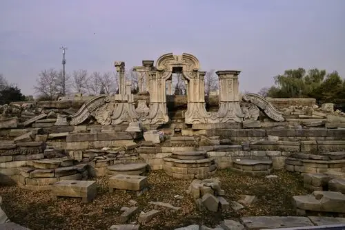 烧毁的景点圆明园,多少的故事沉默在历史遗迹里