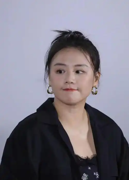 马思纯这是胖了多少活动生图美出圈一看就有福相