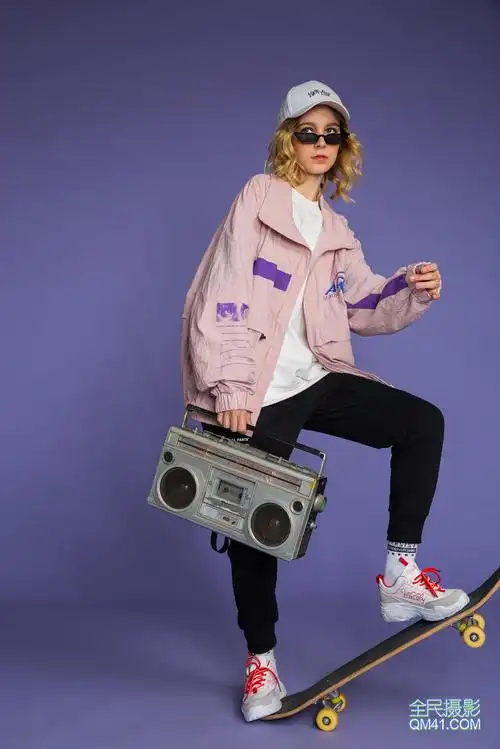 嘻哈女卫衣 休闲欧美风 女装工装裤拍摄