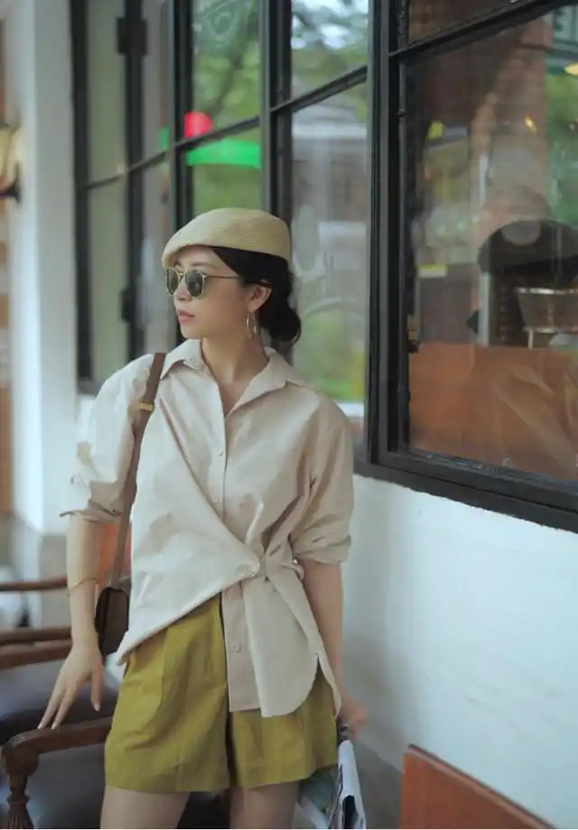 夏季理想穿搭,看三木时尚博主衬衫配外短裤,优雅时髦还高级