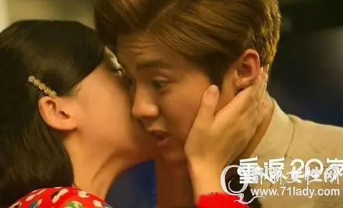 鹿晗吻戏 《重返20岁》杨子姗强吻鹿晗剧照流出