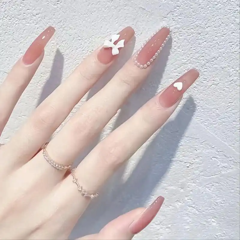 仙气长款好显气质 好显手长 一整个爱住啦  💅每次看到这款美甲,我