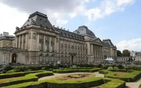 比利时伊丽莎白王储考入大学,全家非常高兴,即将在夏日正式入学