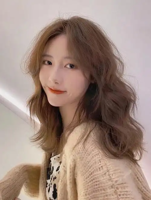 2021减龄法式烫发慵懒浪漫风格