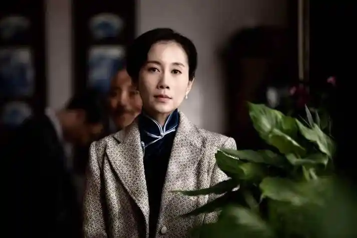 范雨和温峥嵘是同一个人吗