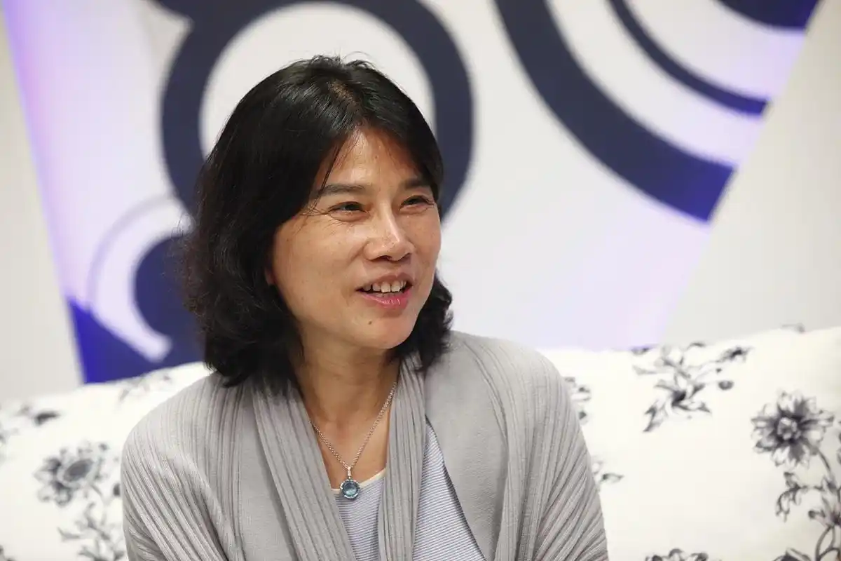 格力电器的董明珠和高瓴资本的张磊,今天应该可以一块抚掌大笑了!