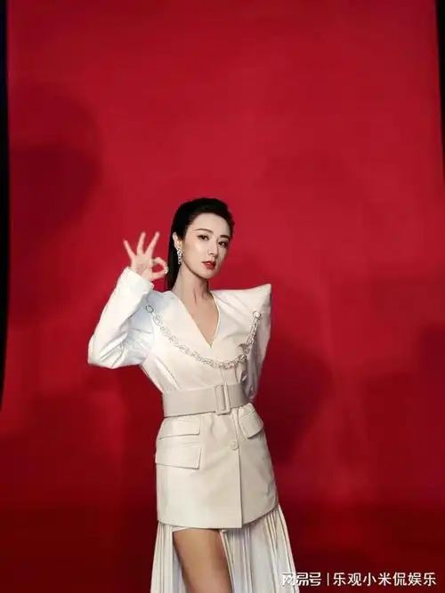 薇娅得意门生淘宝红毯靓丽现身粉丝果然是名师出高徒