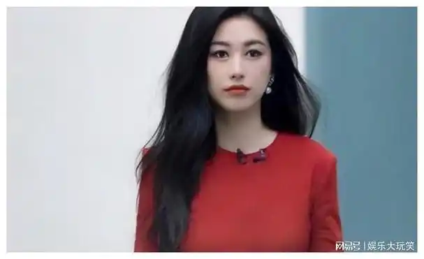 母亲高颜值基因白瞎了朱珠女儿亮相与父亲神似