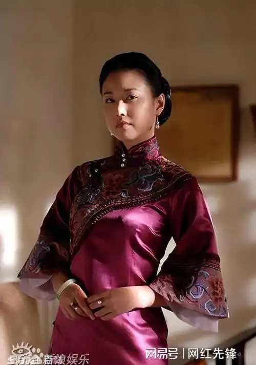 《血色迷雾》:柳云龙王丽坤演绎抗战悬疑爱情清明上河图揭开阴谋