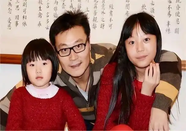 老婆,住9平米地下室7年,成名后却坚决不换糟糠妻|郝平|周杰|富贵|黄蕾