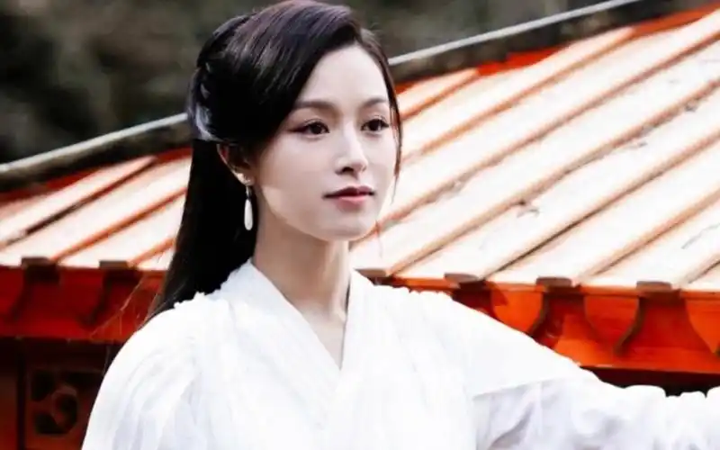 天龙八部 王语嫣 文咏珊 发型