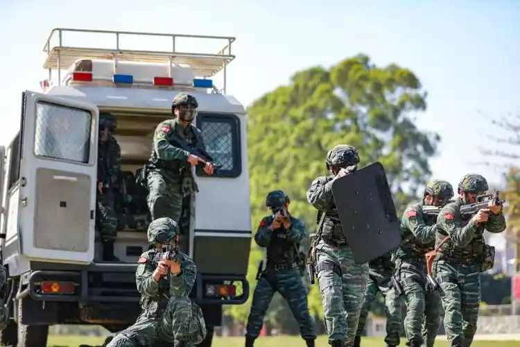 高清大图丨直击武警特战队员反恐综合演练