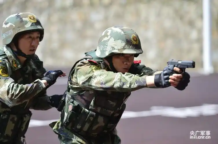 酷图:军警集训对抗 强化实战硬功