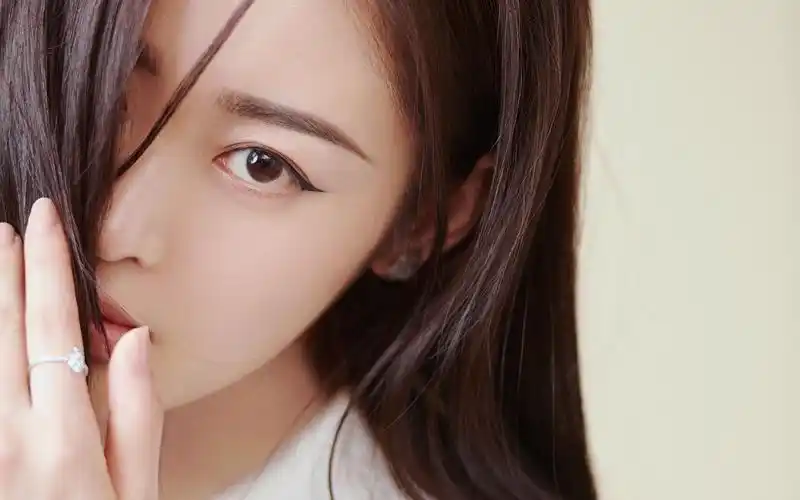 张天爱优雅干练写真桌面壁纸高清大图预览1920×1200_大陆明星下载_美