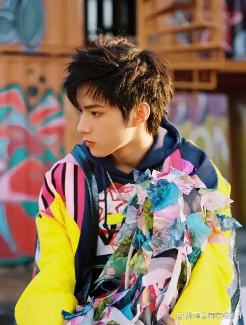 刘耀文男模身材