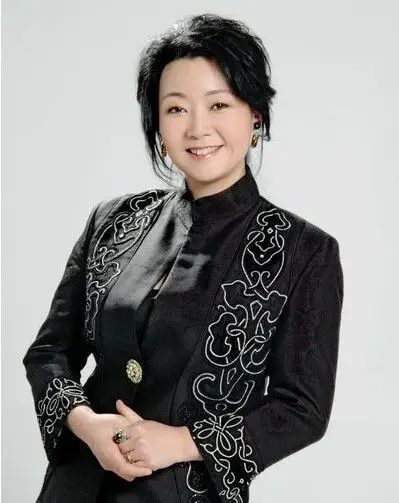 她出道24年零绯闻只与初恋相守一生今结婚29年仍恩爱如初