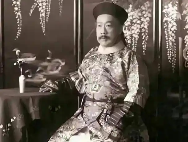 他将38个子女送国外,临终告诫:不许为中国效力,一女儿恶贯满盈