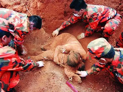 【5.12】汶川地震感人图片,含泪整理 : 今日,2016年,5月12日.