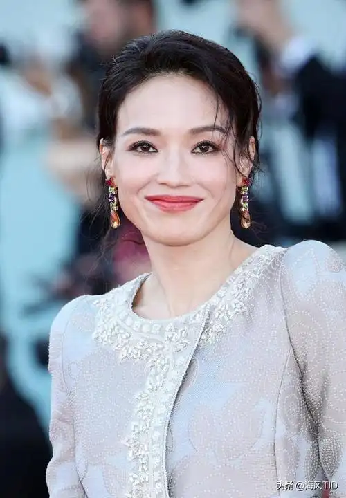 47岁的舒淇"毁容式"近照曝光,些许白发略显沧桑|长裙|穿搭|时尚|模特_