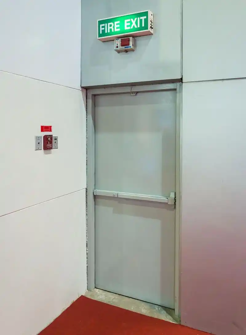 电梯防火门的标准通常有以下几个方面: 1.