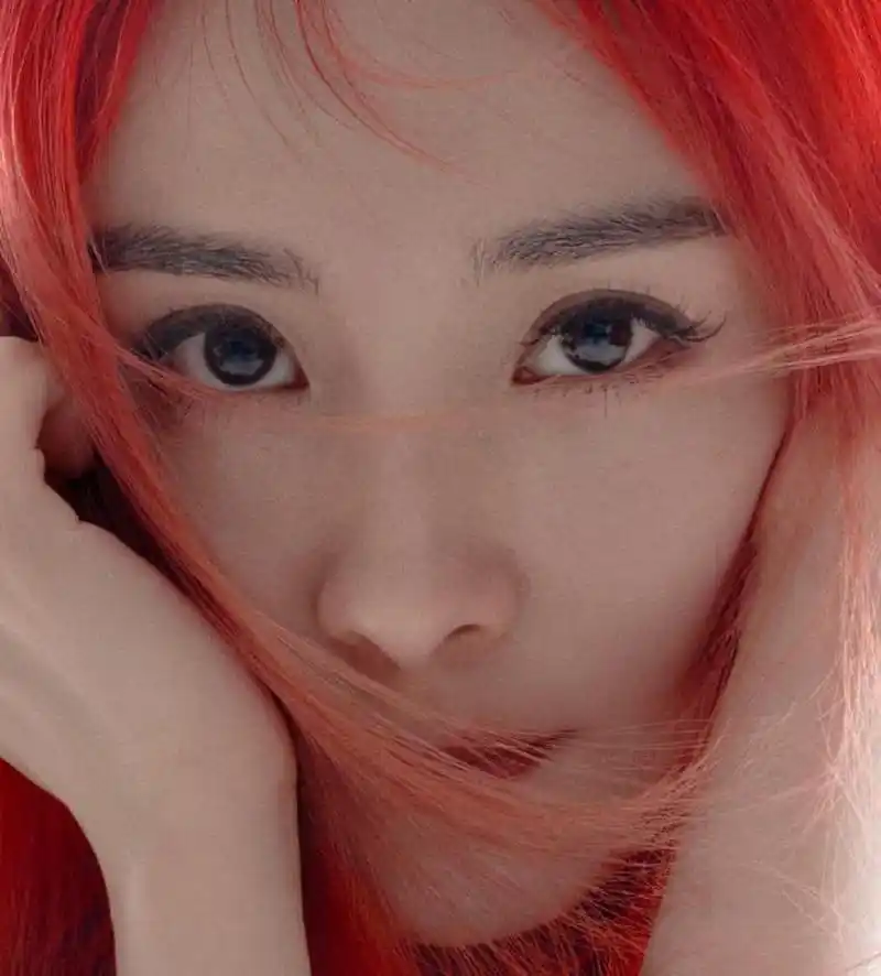 杨幂红发造型大片#  #时尚发型#   杨幂染了红色头发颜色之后,好狙揶