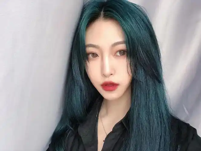 青牛油果绿色染发剂自己在家染发2021流行色 极光绿【头发底色6度拍】