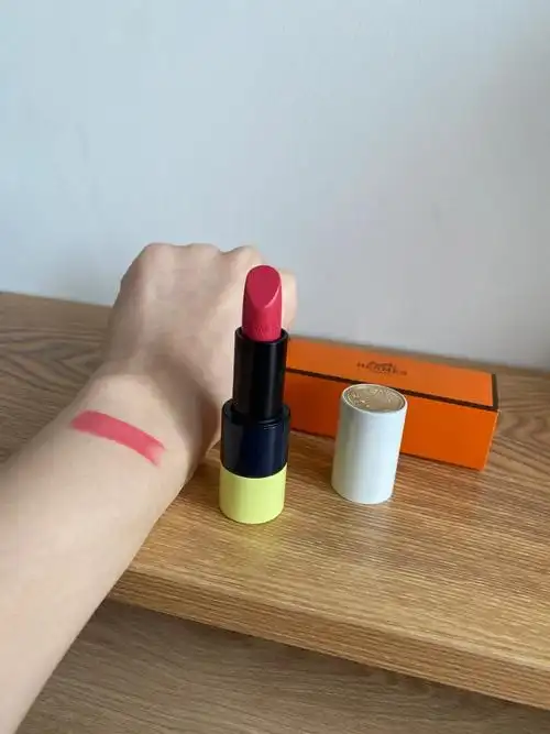 爱马仕口红试色缎光唇膏限量版32