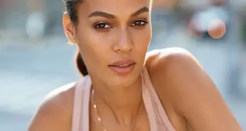 joan smalls announces collaboration on estee lauder lipstick