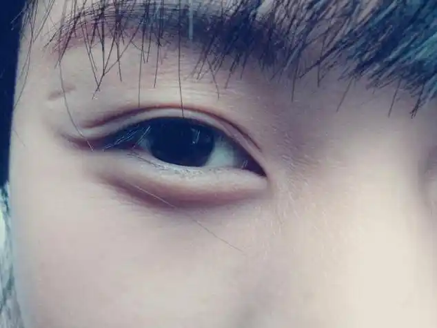 桃花眼真人图片 桃花眼真人图片男